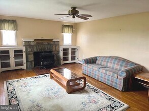 355 Rockdale Dr in Coatesville, PA - Building Photo - Building Photo