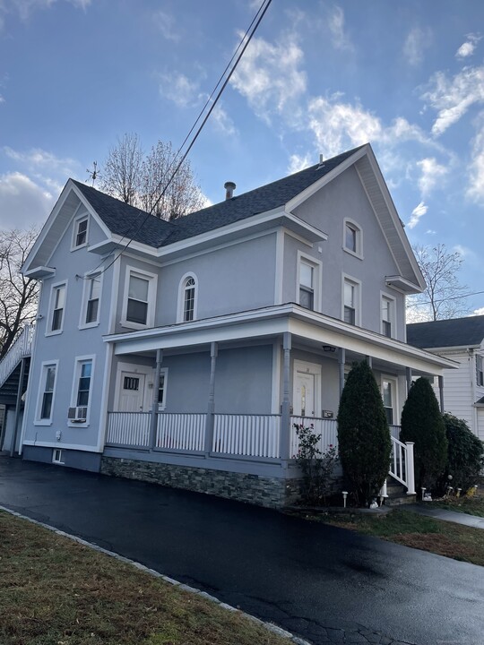 16 Wharton St in West Haven, CT - Foto de edificio