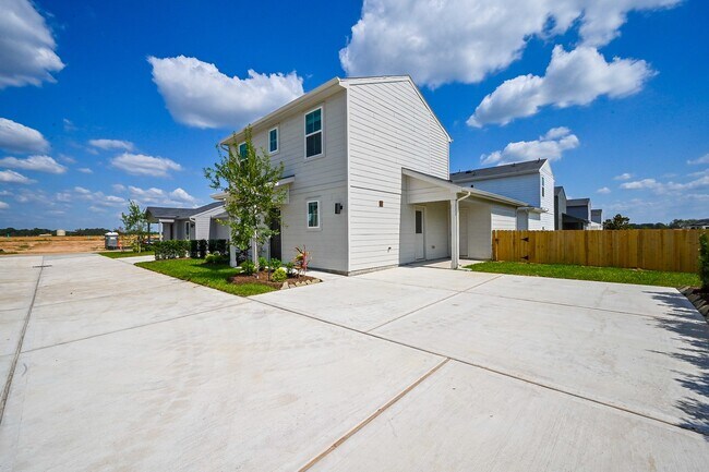 30529 Bladnoch Ln in Waller, TX - Building Photo - Building Photo