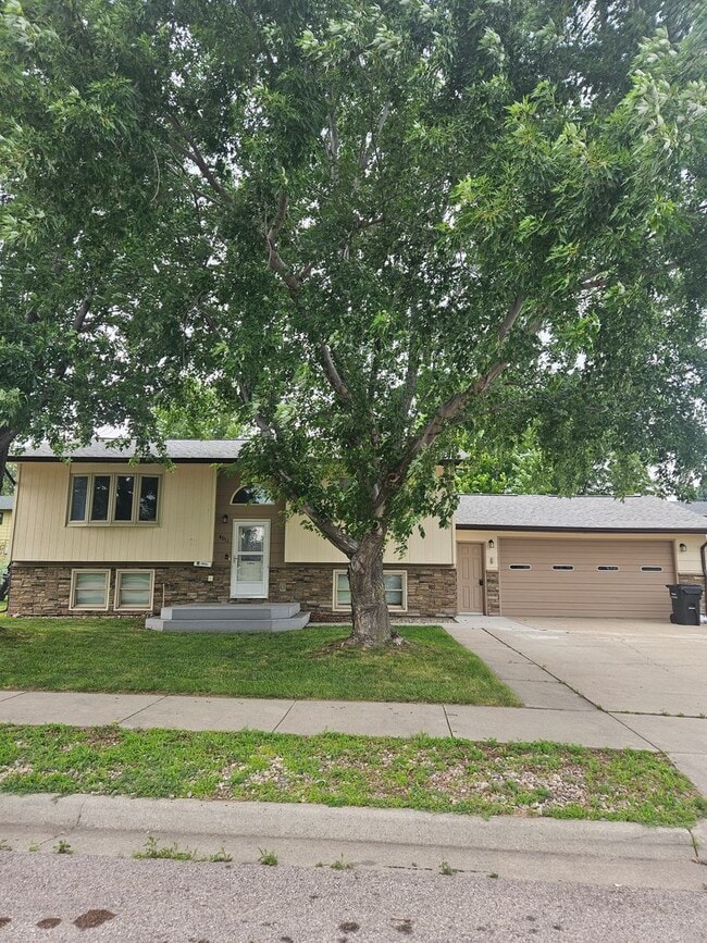 property at 4011 Oiler Ln