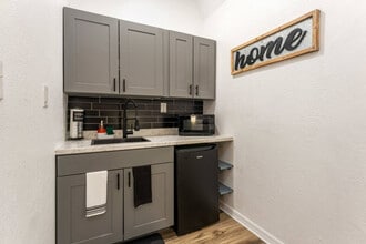 2233 E Kaley Ave in Orlando, FL - Building Photo - Building Photo