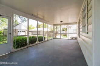 4620 Hillside Dr in Shively, KY - Building Photo - Building Photo