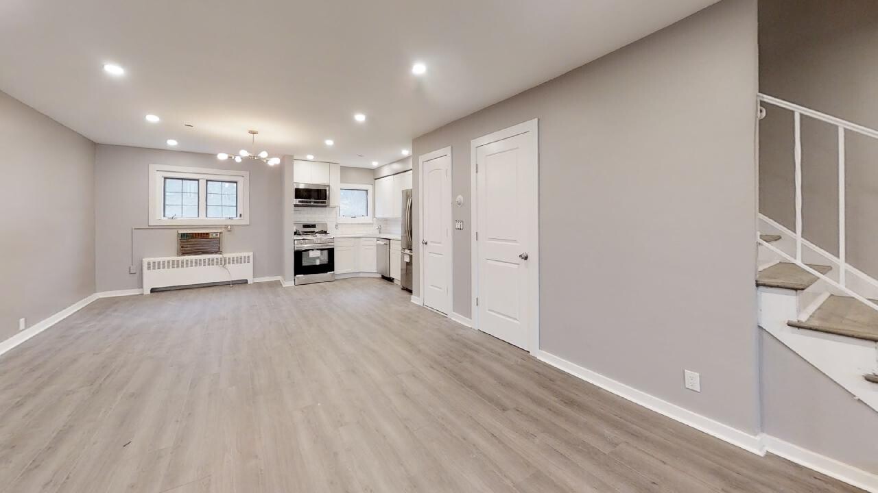 64 College St in Jersey City, NJ - Building Photo