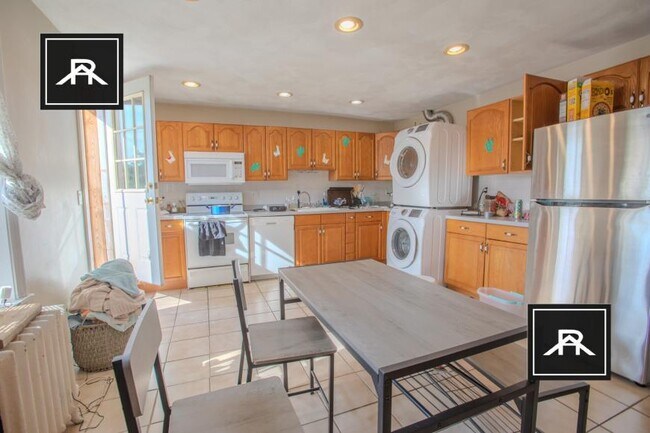 156 Harvard St in Brookline, MA - Building Photo - Building Photo