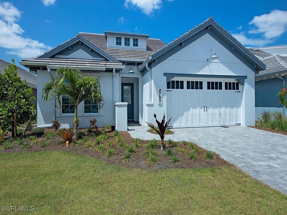 8799 Calypso Ct in Naples, FL - Building Photo