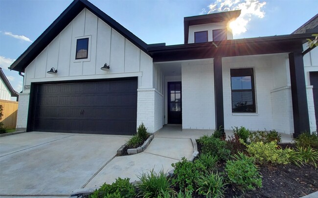property at 29619 Smokey Bourbon Ln