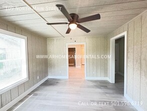 109 N Main St in Searcy, AR - Building Photo - Building Photo