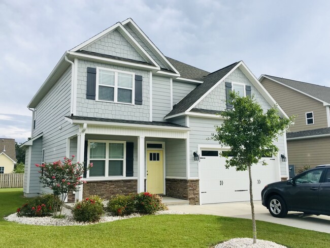 property at 102 Abaco Dr E