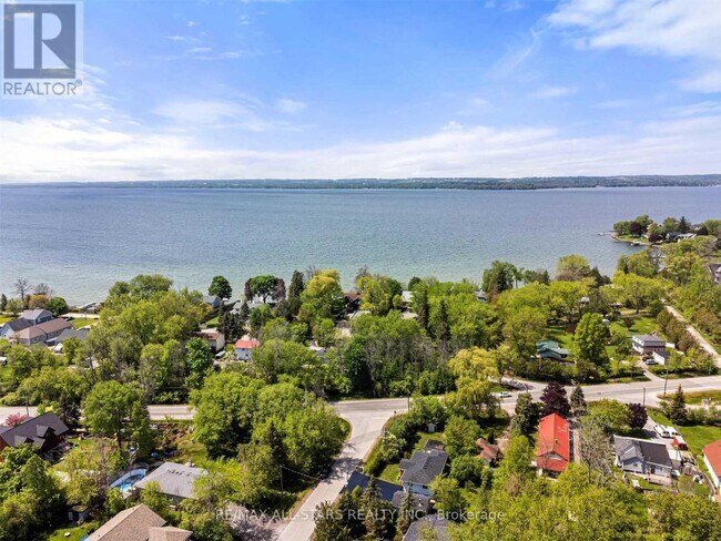 4 Alice Ave in Georgina, ON - Building Photo - Building Photo