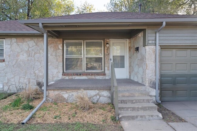 1406 Sheffield Rd in The Village, OK - Building Photo - Building Photo