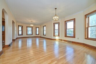 18 Forest St in Lexington, MA - Building Photo - Building Photo