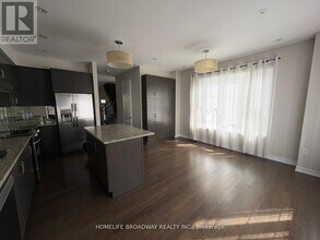 1906 Donald Cousens Pkwy in Markham, ON - Building Photo - Building Photo