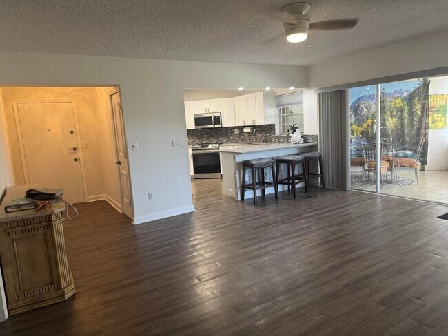 4 Greenway Dr in Royal Palm Beach, FL - Building Photo - Building Photo