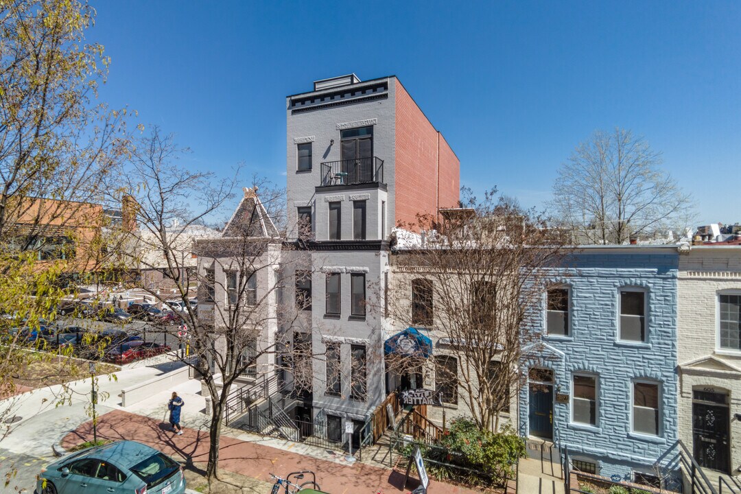 611 2nd St NE in Washington, DC - Building Photo