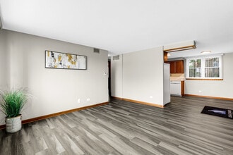 7101 W Foster Pl in Chicago, IL - Building Photo - Building Photo