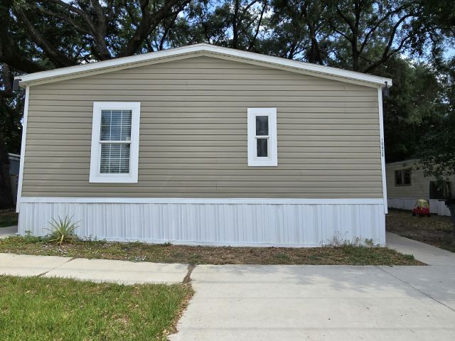 10826 Bryan Rd in Tampa, FL - Building Photo