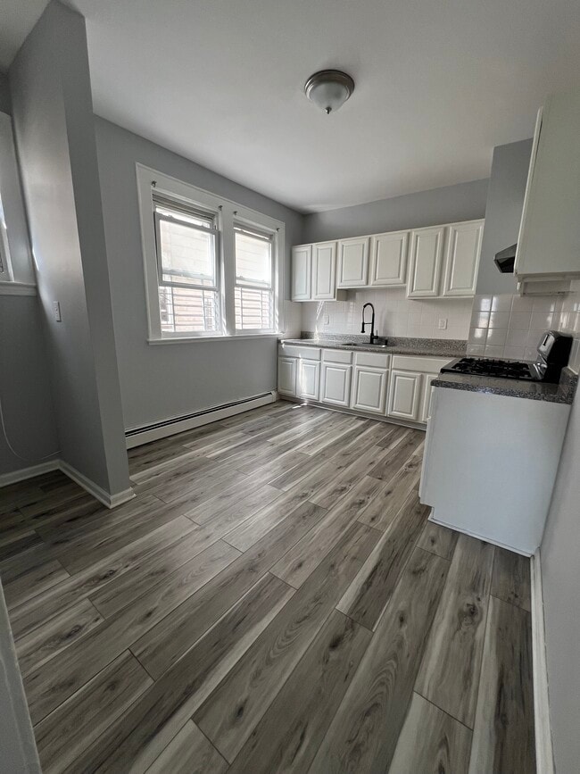 74 Smith St, Unit First Floor - 1 unit in Newark, NJ - Building Photo - Building Photo