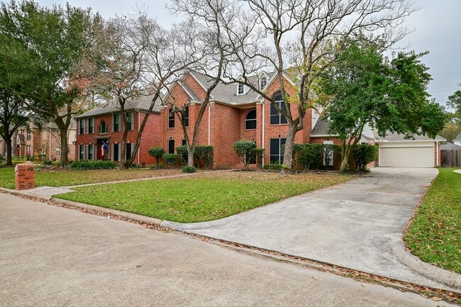 property at 17910 Moss Point Dr