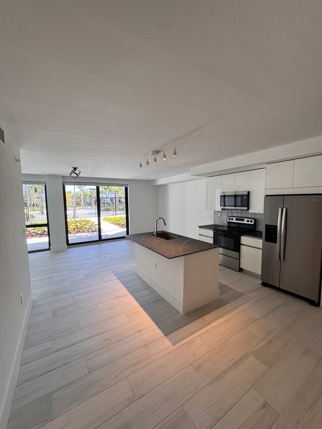 4540 NW 7th St, Unit S2
