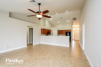 3012 NE 5th Ave in Cape Coral, FL - Building Photo - Building Photo