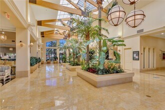 63 Cascade Lake St in Las Vegas, NV - Building Photo - Building Photo