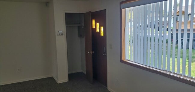 4217 N Burns Rd in Spokane Valley, WA - Foto de edificio - Building Photo