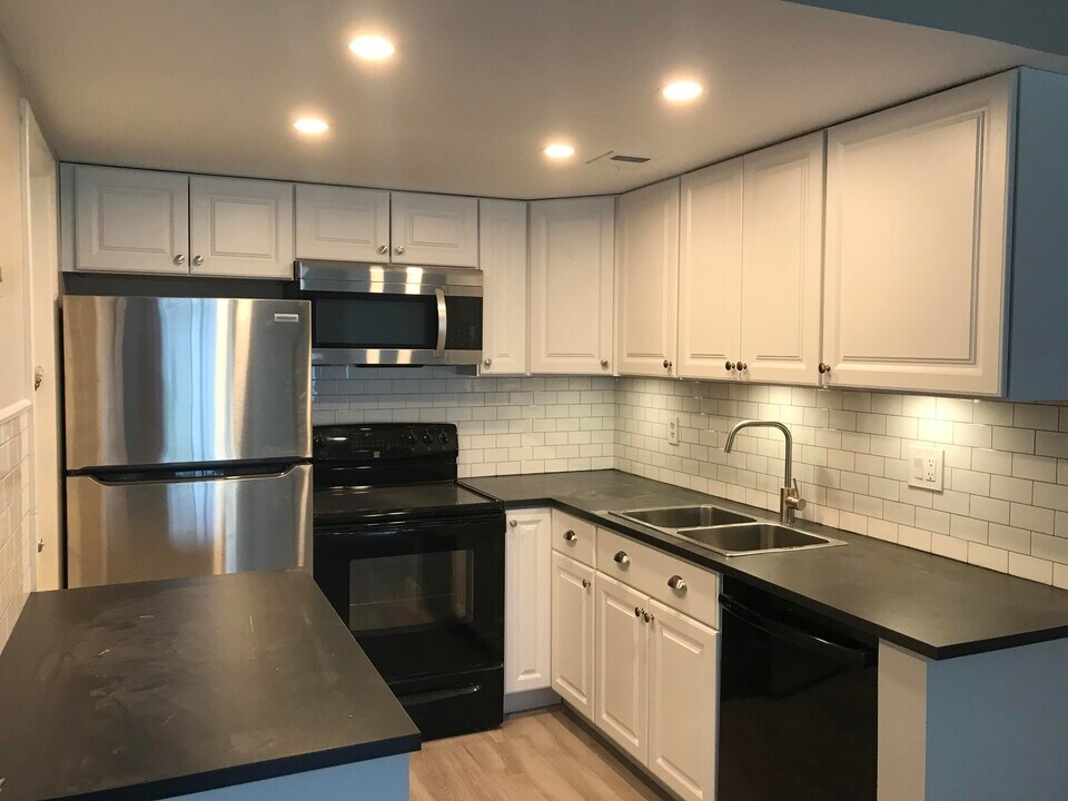 614 NW 13th St-Unit -11 in Boca Raton, FL - Building Photo