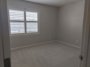 704 Streamwood Dr in Jacksonville, NC - Building Photo - Building Photo