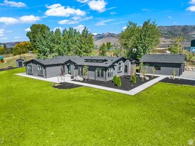 4736 E 2650 N in Eden, UT - Building Photo