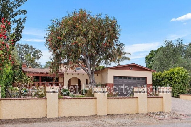 910 San Dieguito Dr in Encinitas, CA - Building Photo - Building Photo