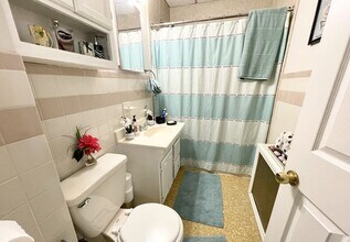 26-28 Harbor View St, Unit 1 in Boston, MA - Foto de edificio - Building Photo