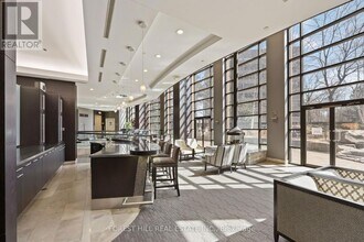 33-933 Sheppard Ave E in Toronto, ON - Building Photo - Building Photo