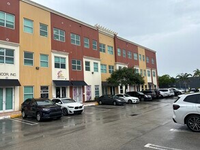 3408 W 84th St in Hialeah, FL - Building Photo - Building Photo