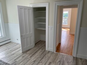 54 Main St N, Unit Apartment 4 in Castleton On Hudson, NY - Building Photo - Building Photo