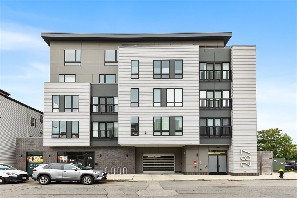 286 Maverick St in Boston, MA - Building Photo