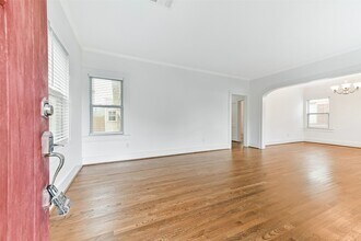 4701 Avenue N 1/2 Rear in Galveston, TX - Foto de edificio - Building Photo