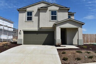 703 Irma Dr in Merced, CA - Building Photo