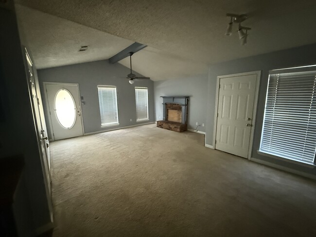 12 Oak Forest Pl in Maumelle, AR - Foto de edificio - Building Photo