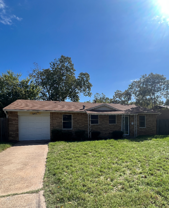 1443 Deville St in Wichita Falls, TX - Building Photo