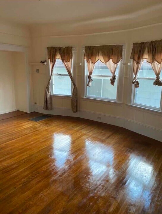 770 Buena Vista Ave in Alameda, CA - Building Photo