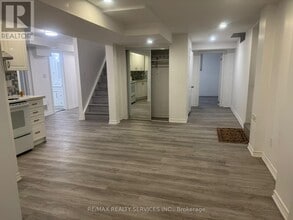 20 Driscoll Dr in Brampton, ON - Building Photo - Building Photo