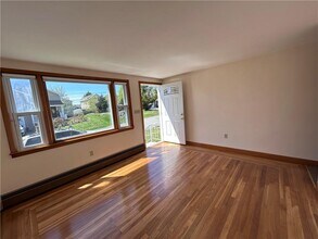 9 Custer Ave in Johnston, RI - Building Photo - Building Photo