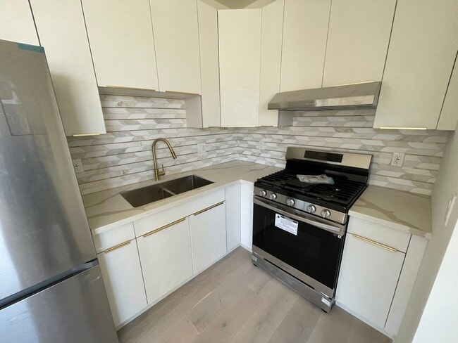 266 S Mansfield Ave, Unit 5537