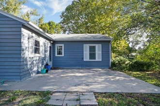 1955 Lincoln Dr in Manhattan, KS - Building Photo - Building Photo