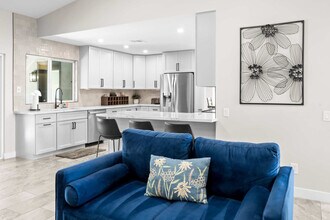 10069 W Minnezona Ave in Phoenix, AZ - Building Photo - Building Photo