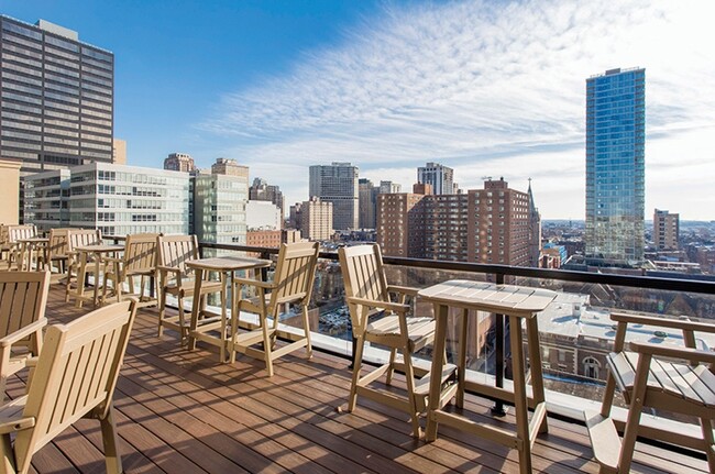 2121 Market Street in Philadelphia, PA - Building Photo - Building Photo
