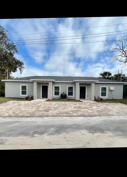 833 N Stella Ave in Lakeland, FL - Building Photo