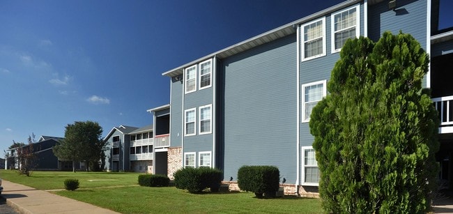 Oxford Park 2 Apartments in Joplin, MO - Foto de edificio - Building Photo