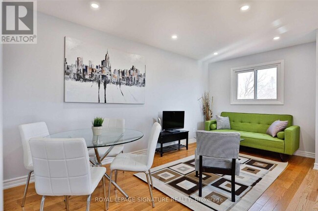 47 S Edgely Ave in Toronto, ON - Building Photo - Building Photo