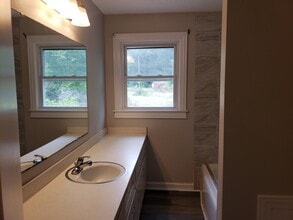 4000 Edwards Rd in Taylors, SC - Building Photo - Building Photo